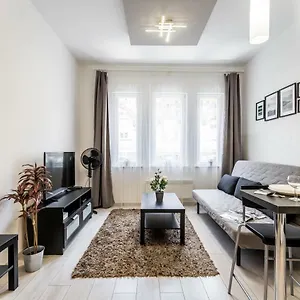 Bpr Fleur Créme Apartamento Budapest